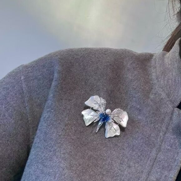 Genuine Shell Shimmering Insect Pin - Picture 4 of 4